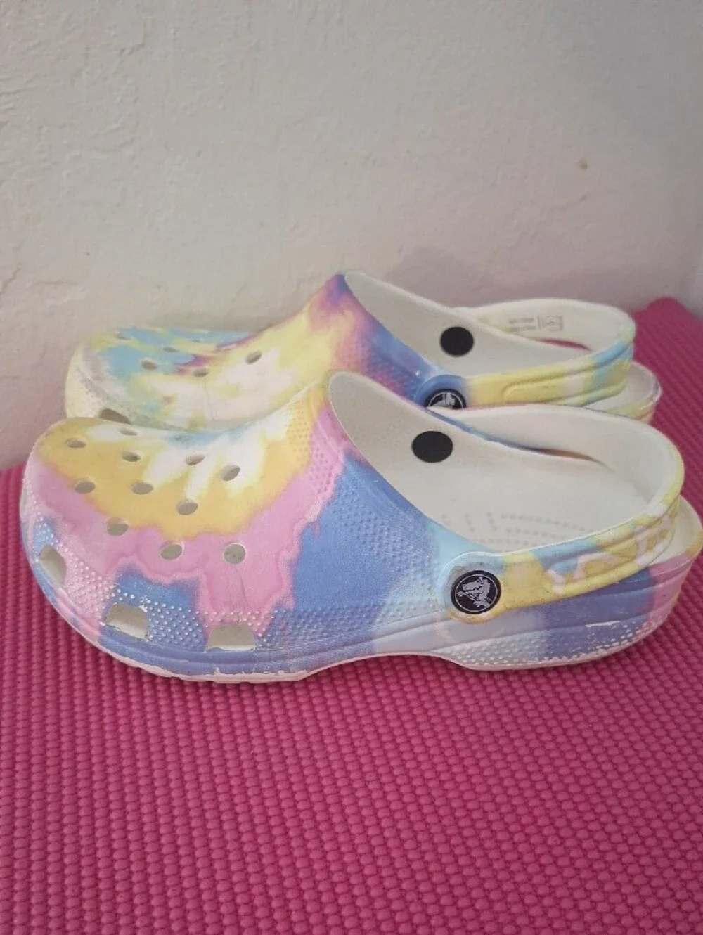 Crocs Women's Tie-Dye Slip-On Clog - Pastel Yellow Blue Pink Size 7